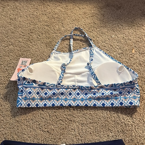 Bathing suit - Picture 2 of 3